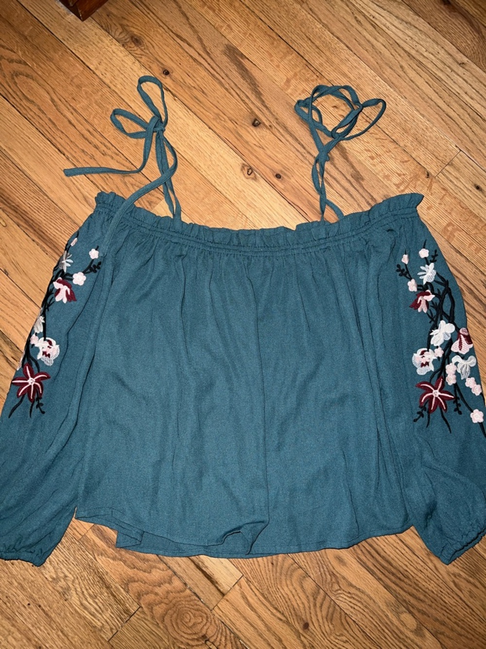 InTu Embroidered Teal Off-Shoulder Women’s Camisole Size M NWOT